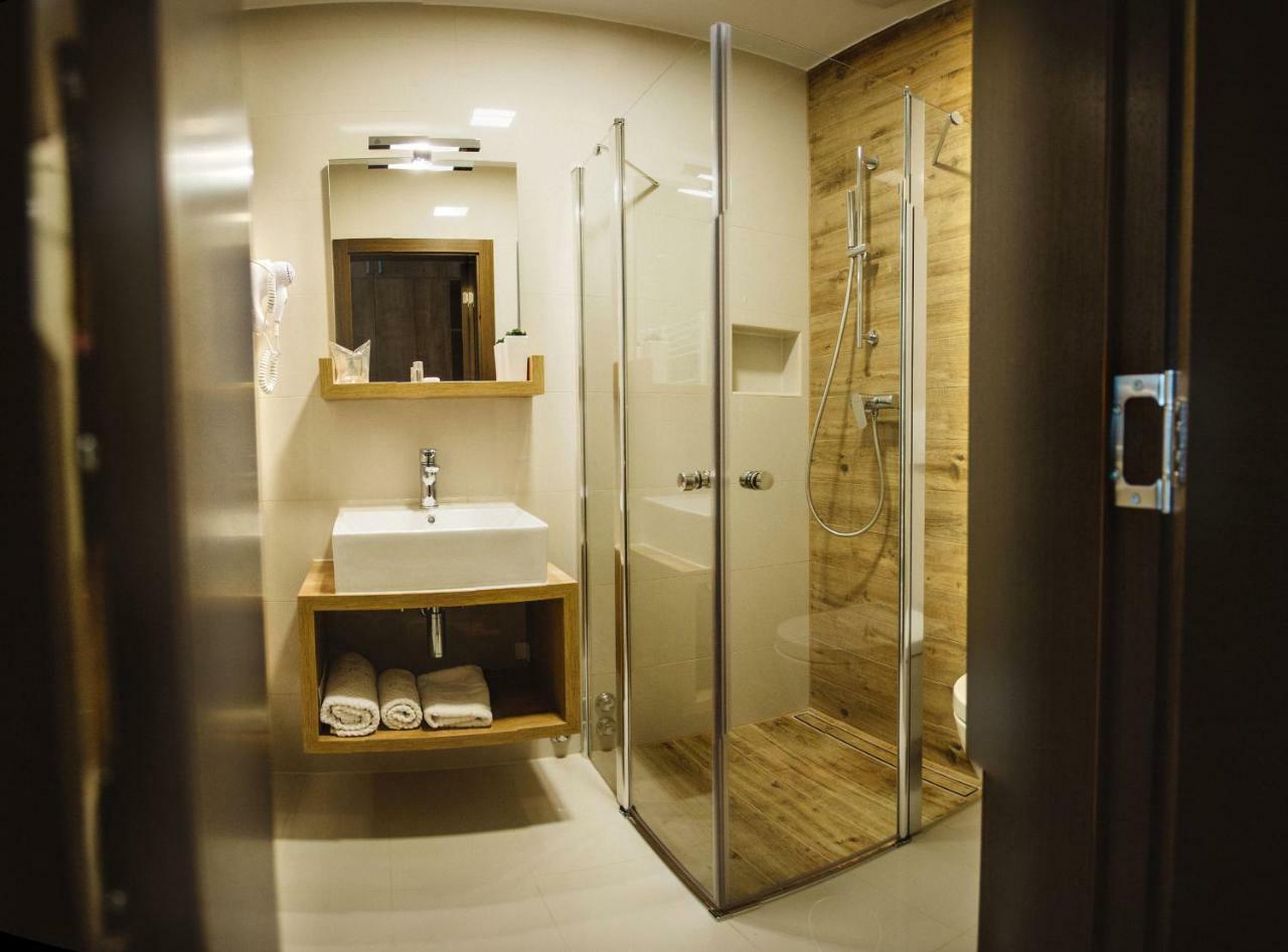 Cepin Hotel Zelenkrov מראה חיצוני תמונה