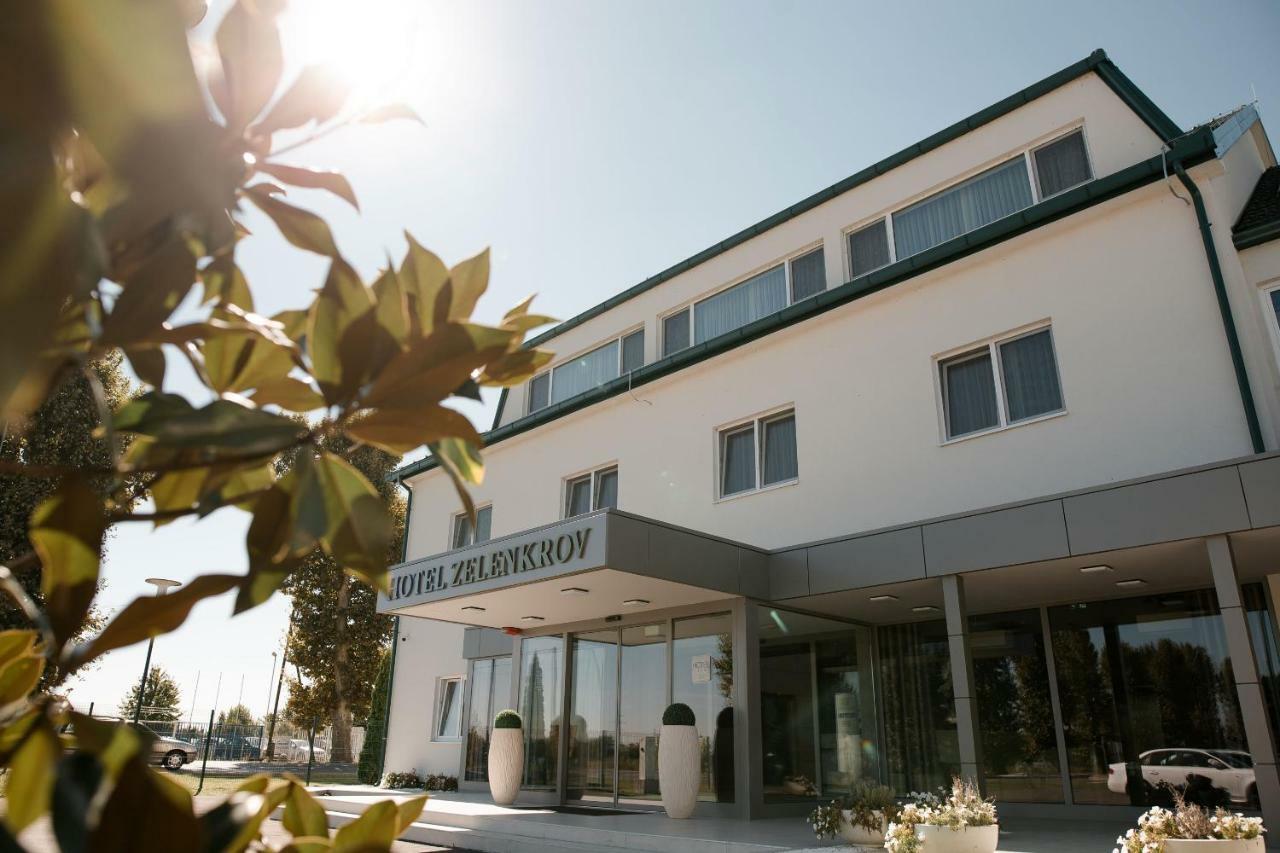 Cepin Hotel Zelenkrov מראה חיצוני תמונה